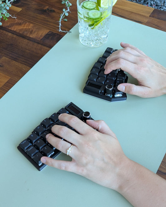 mechanical split keyboard typing