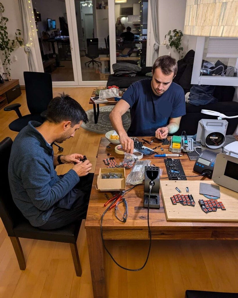 mechanical ergonomic split keyboard assembly