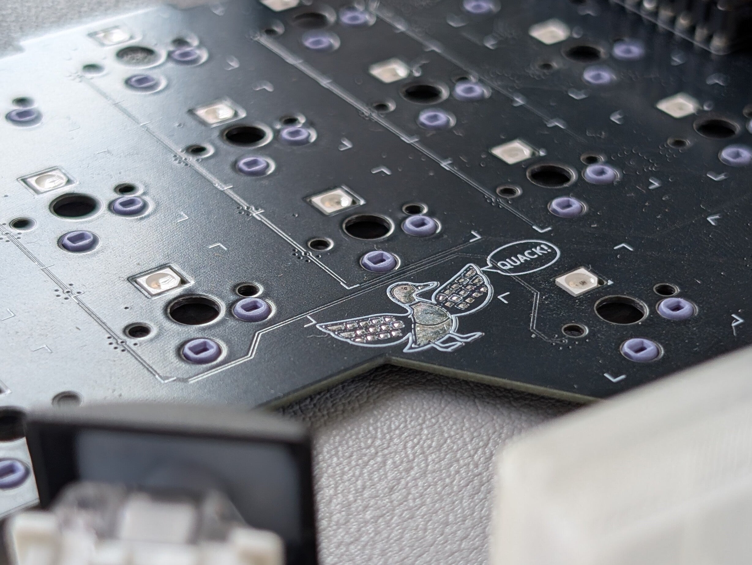 mechanical ergonomic split keyboard pcb duck